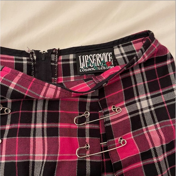 LIP SERVICE PLAID SKIRT - Picture 2 of 4